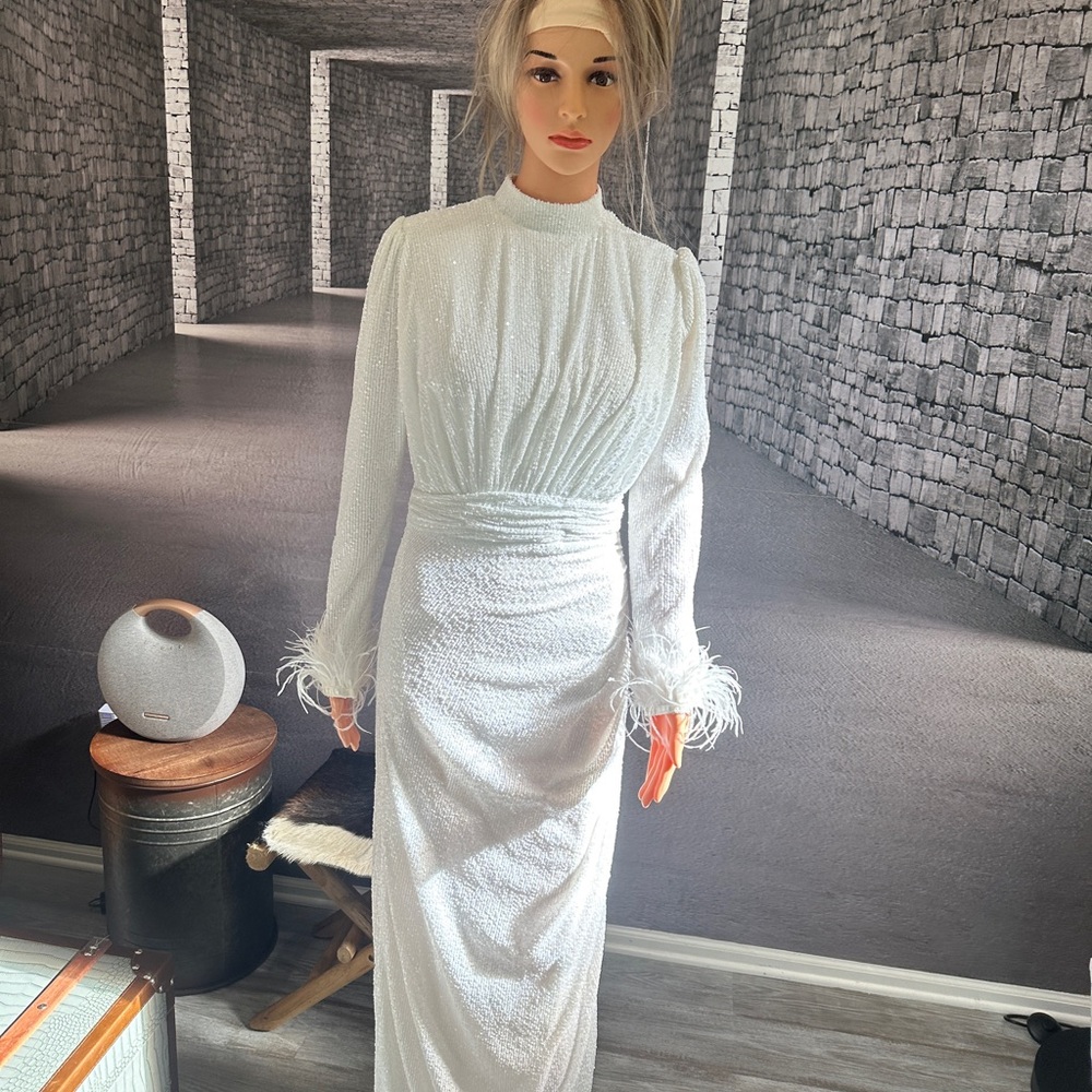 Tuay White Sequined Feather Cuff High Neck Long Sleeve Draped Gown 38